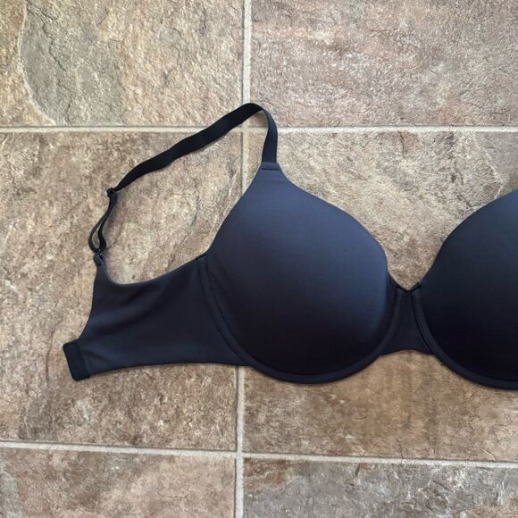 Skims Fits Everybody T-Shirt Bra Onyx Size 34DDD - Picture 5 of 9
